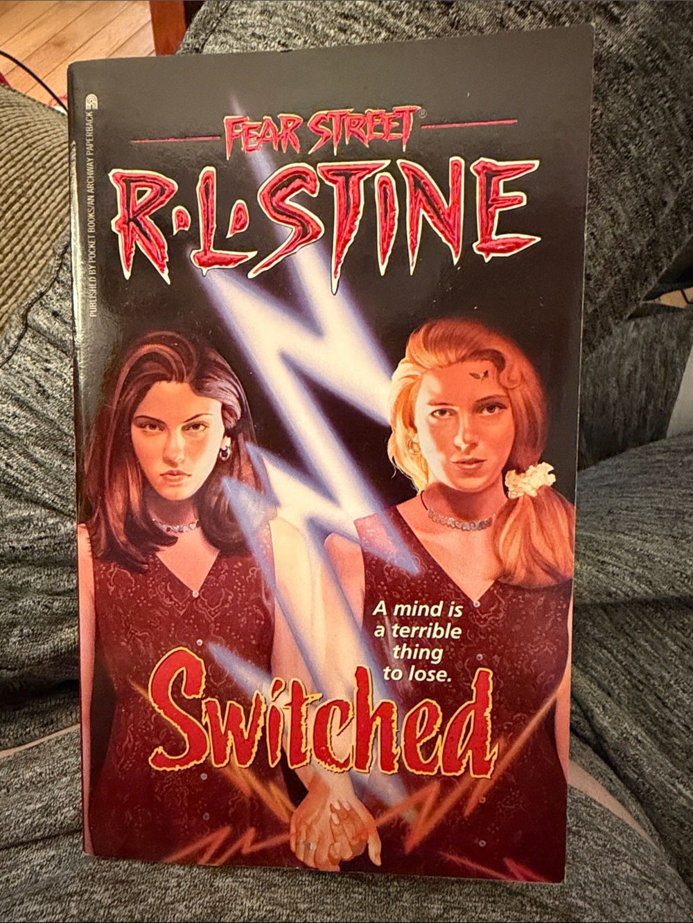 Vintage Y2K Fear Street: “Switched” Paperback by R.L. Stine